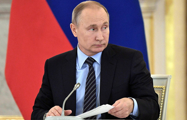 Громкий скандал в России: Путина обвинили в плагиате диссертации, которую он просто скопировал