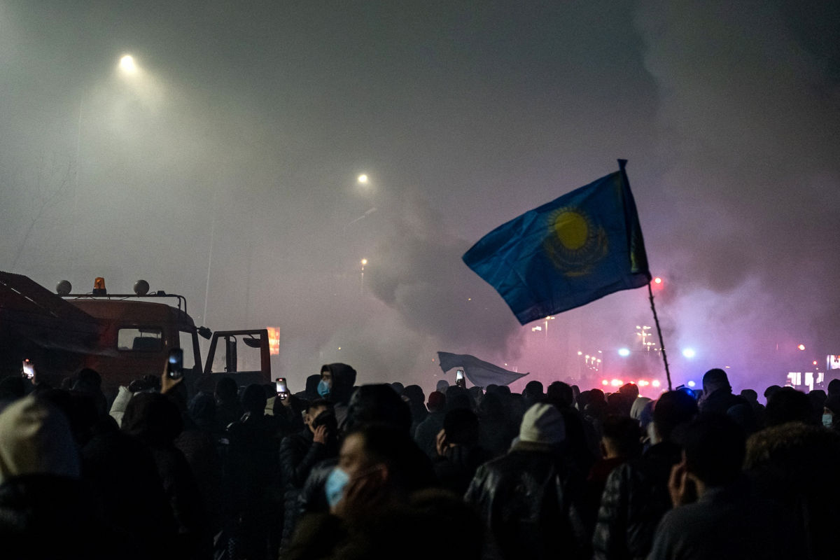 ​В Алматы продолжается стрельба, есть погибшие: подробности последних событий в Казахстане