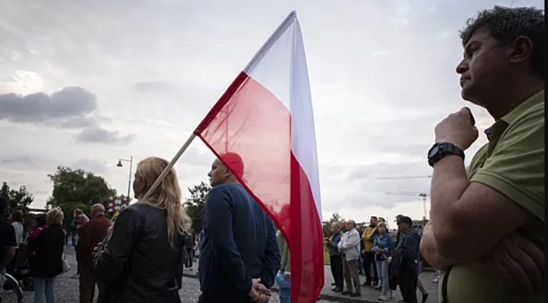 Среди польских протестующих нашелся фигурант "Миротворца" Панасюк, работающий на российские спецслужбы