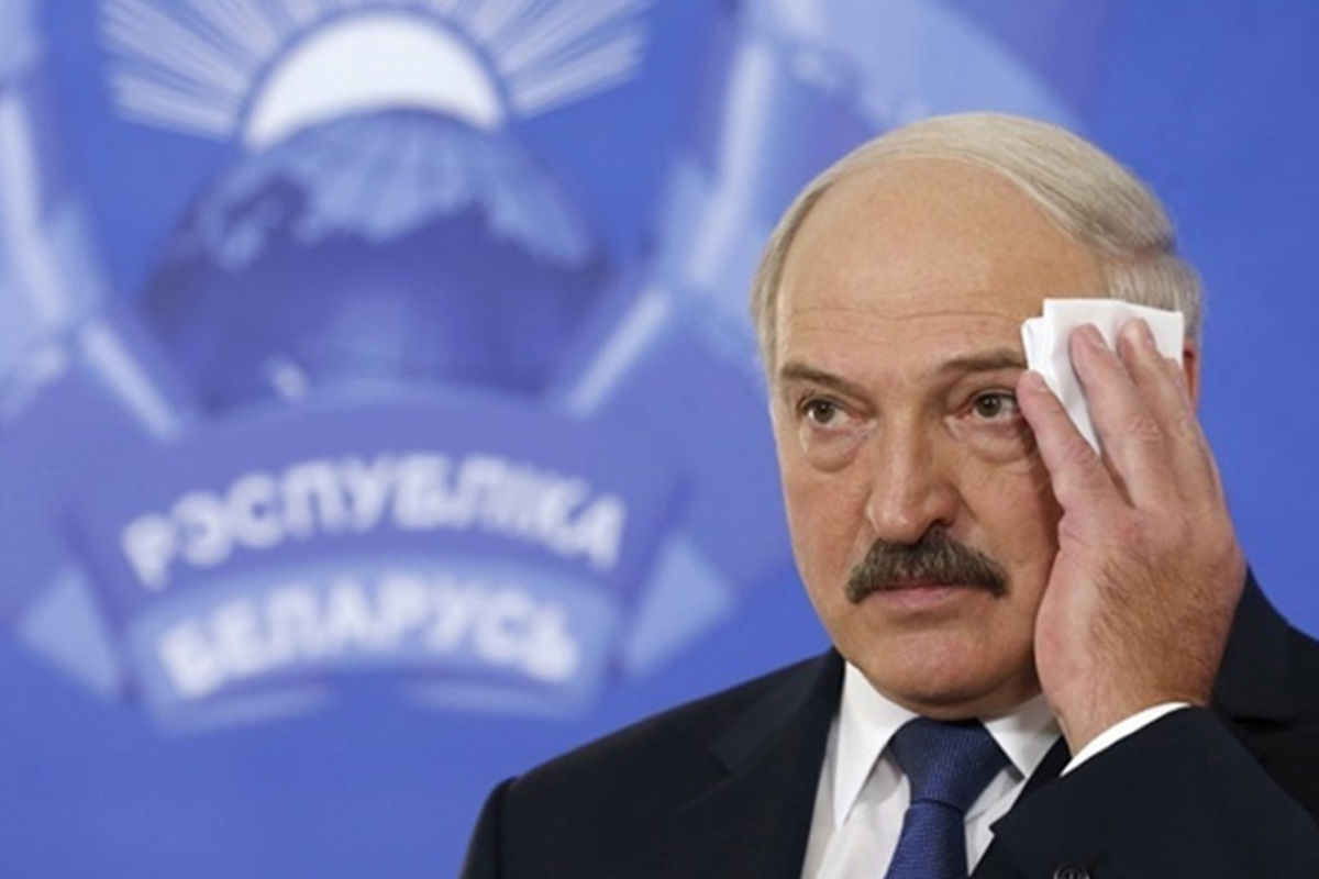 ​ЕС ввел новые санкции против Беларуси: эксперт озвучил самый "болезненный удар" по Минску