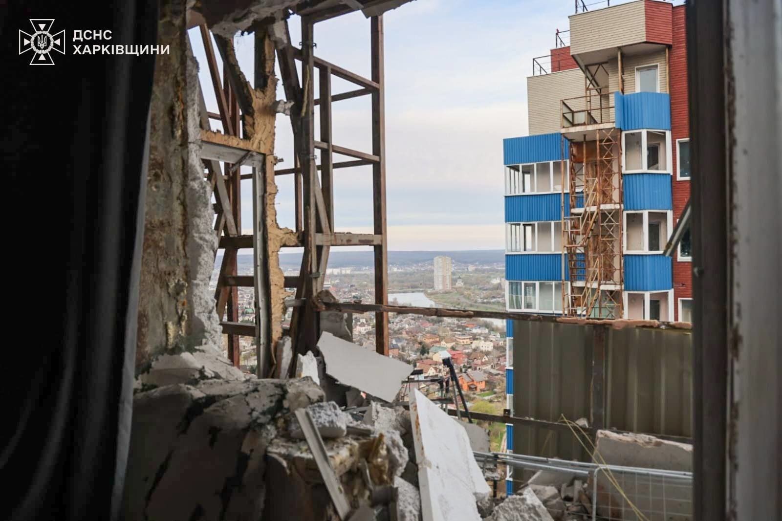 Последствия террора РФ: пожар в многоэтажке Харькова, погибшие на Сумщине и в Краматорске