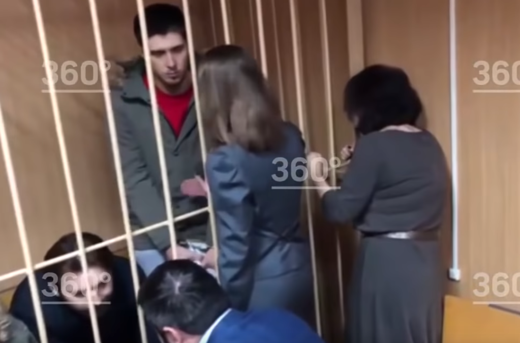 "Слава Украине!" – пленных украинских моряков мощно встретили в российском суде: видео