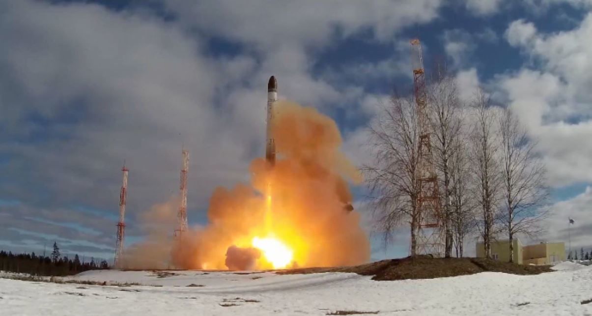 Россия "ударила" межконтинентальной баллистической ракетой по Казахстану