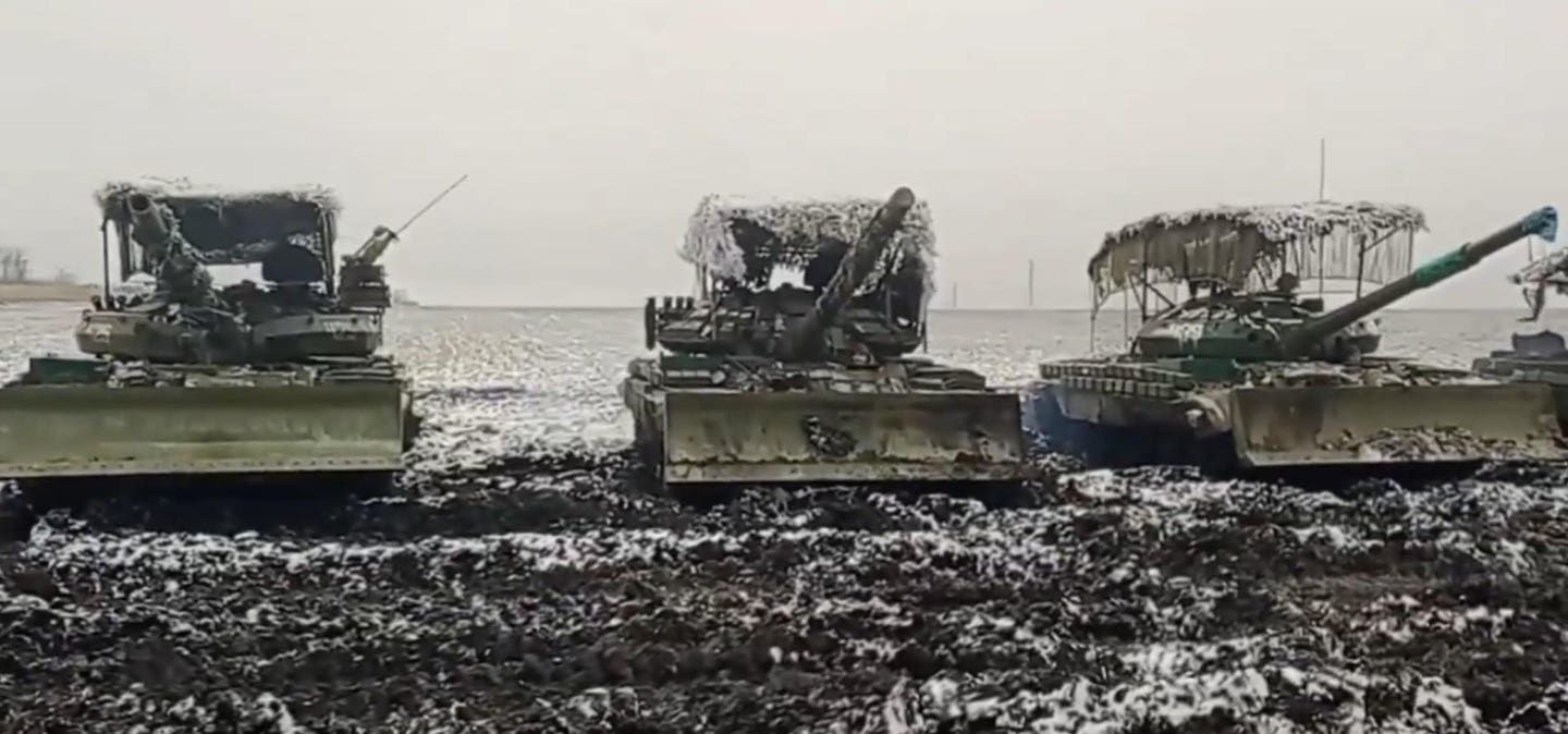 РФ воюет в Украине на старых танках, однако есть нюансы: СМИ о наращивании военного производства в России