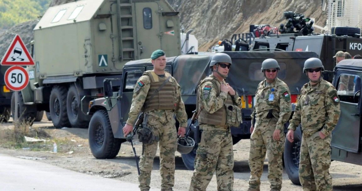 На сербско-косовской границе вооруженные столкновения, армия Сербии готовится к войне - СМИ