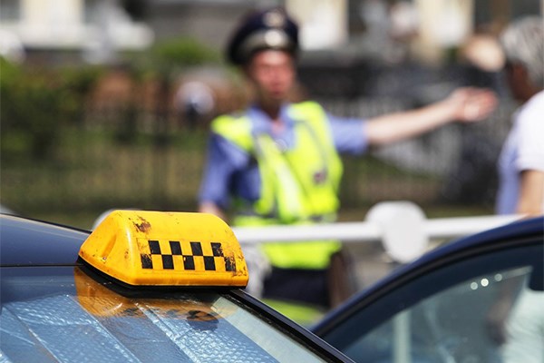 ​Массовая драка в Горловке: таксисты устроили бойню с "ГАИ” - бесчувственных ГАИшников вывозили в багажниках