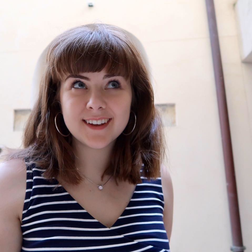 История – шок: уйдя с лекции с симптомами "похмельного синдрома", 21-летняя студентка в больнице лишилась ног, части руки и пальцев – кадры