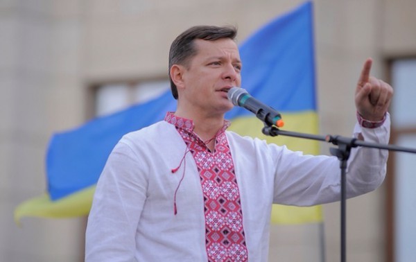 Политолог: Действия Порошенко в отношении Донбасса добавят рейтинга украинским радикалам и националистам