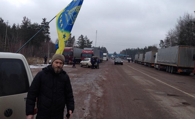 На границе с Беларусью в Житомирской области заблокировано более 100 российских грузовиков