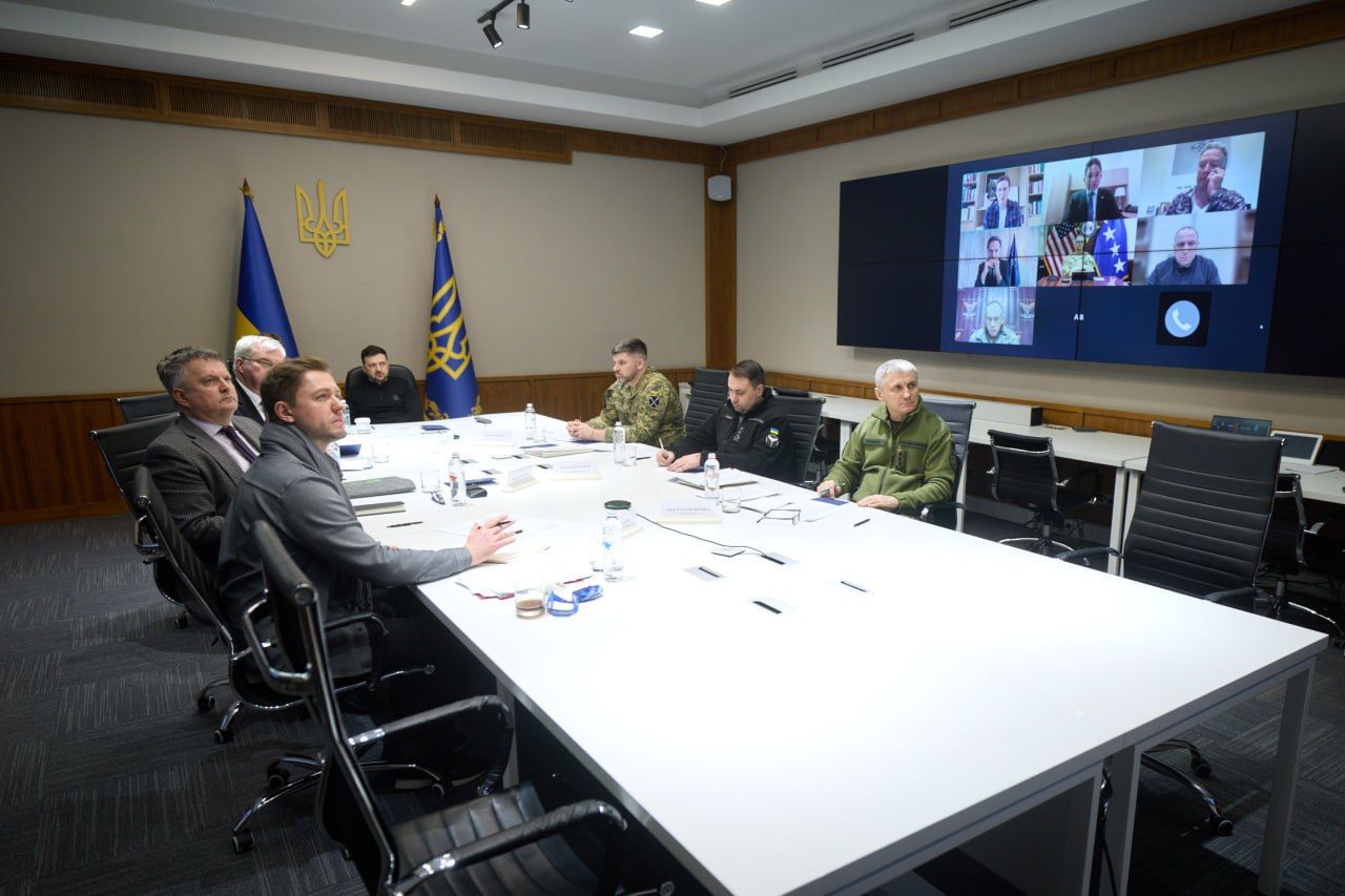 "Не повторить ошибку Будапештского меморандума": Украина и США работают над гарантиями безопасности