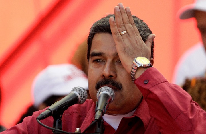 Кому сделал хуже? "Друг" Путина венесуэльский диктатор Мадуро решил отказаться от доллара при расчетах за нефть