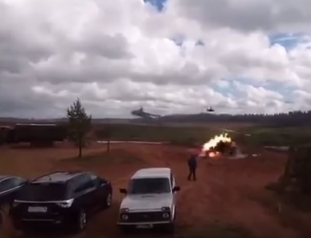 На учениях "Запад - 2017" российские боевые вертолеты расстреляли ракетами класса “воздух - земля” журналистов под Питером – шокирующие кадры