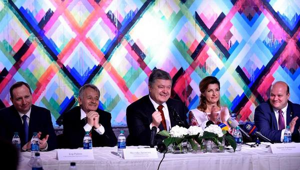 ​"Украина - нация мира", - Порошенко в США встретился с лидерами украинской и крымскотатарской общественности - кадры