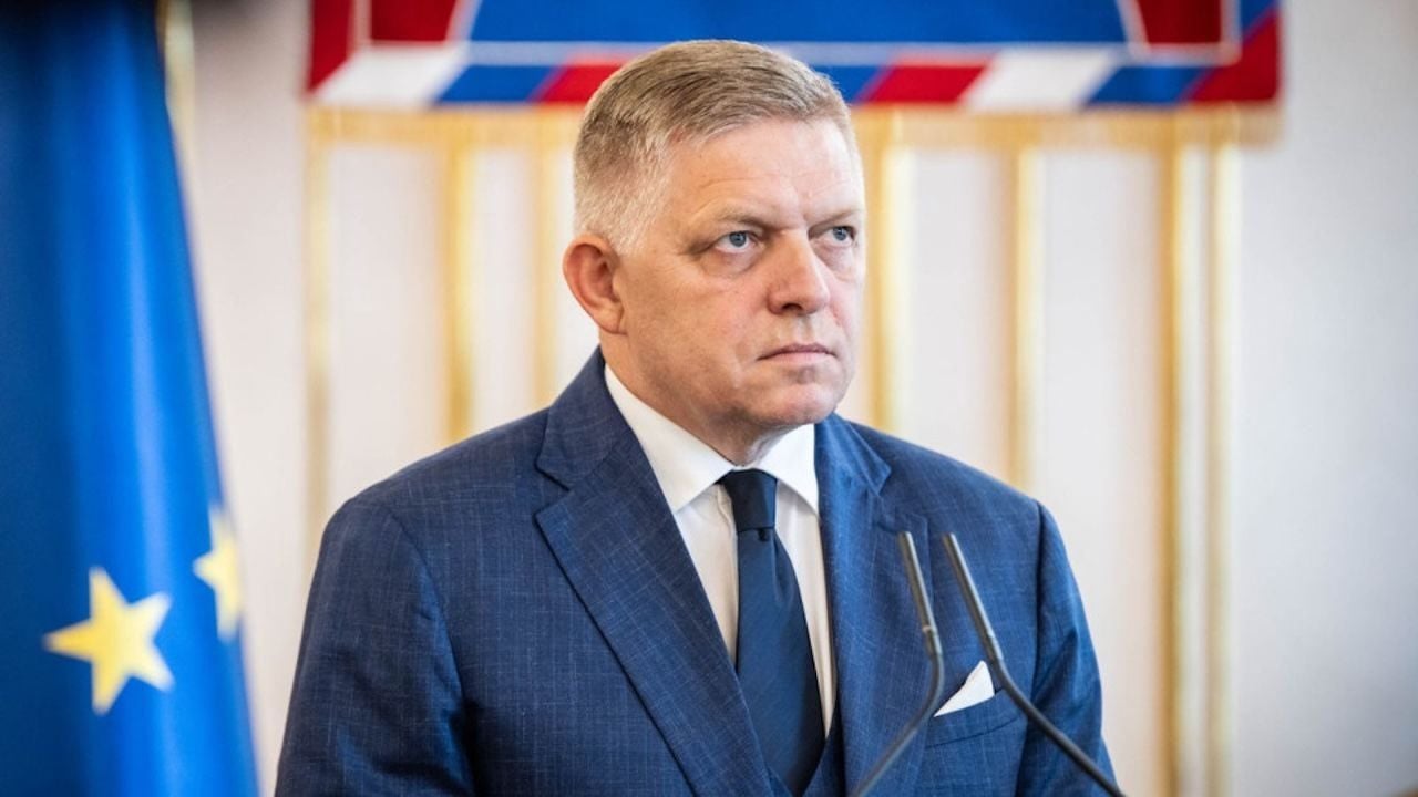 "Едьте воевать в Украину", – Фицо спровоцировал протест школьников в Словакии