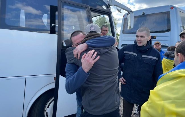 Они сражались за Бахмут: Украина в рамках обмена пленными вернула более 100 защитников – видео 