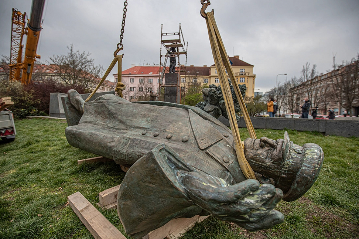 ​Министр обороны Чехии ответил Шойгу на требование отдать памятник маршалу СССР Коневу