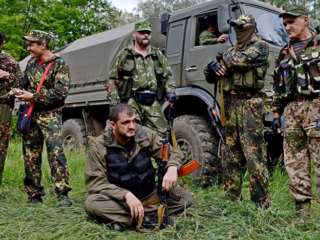 Российско-террористические войска стянули "Грады" и артиллерию в район Ясиноватой и Донецка - ГУР