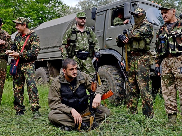 Российско-террористические войска стянули "Грады" и артиллерию в район Ясиноватой и Донецка - ГУР