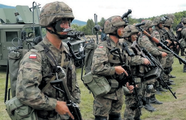Польская армия ждет атаки со стороны России в любой момент: вооруженные силы страны приведены в боевую готовность - министр обороны Мачеревич