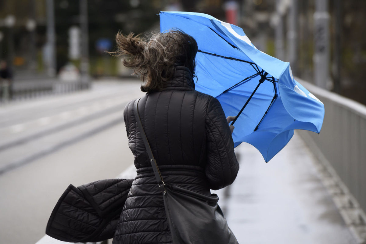 Аномальное тепло и шквальный ветер: украинский синоптик дала прогноз