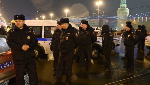 Данные видеонаблюдения с места убийства Немцова переданы правоохранителям