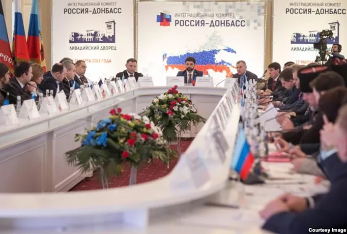 Как Плотницкий и Захарченко в оккупированном Крыму "интегрировали" свои недореспублики в Россию: появились резонансные фото, кадры пригодятся для Гааги