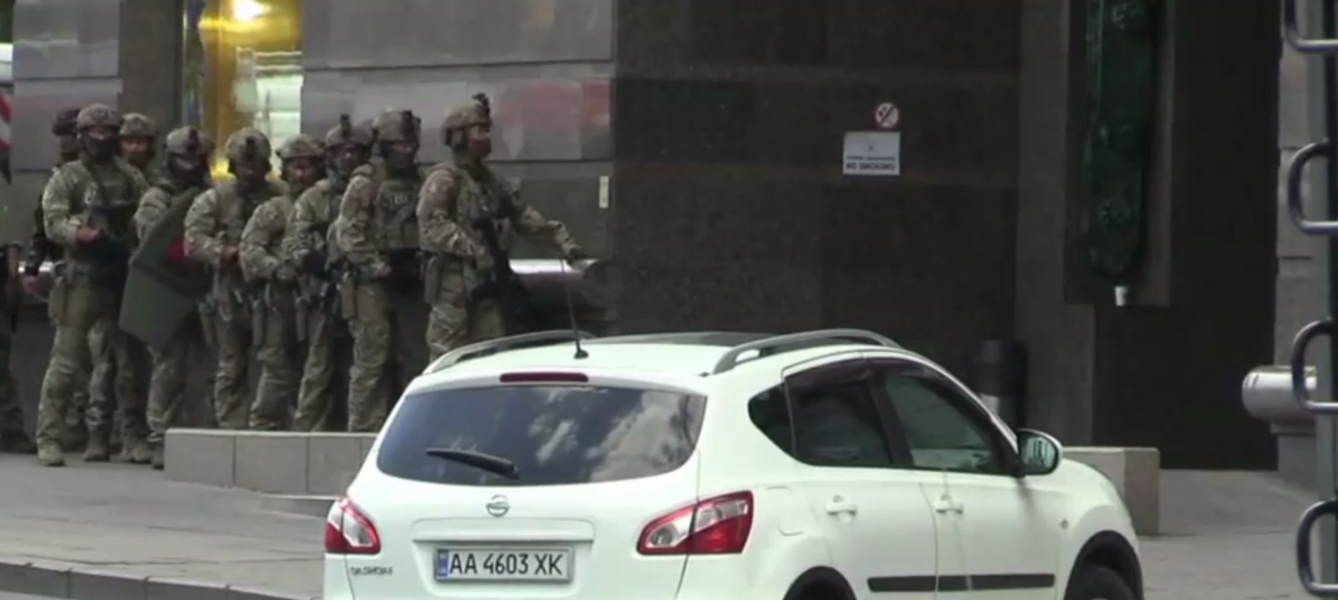 Захват заложников в киевском бизнес-центре: Каримов задержан, жертв нет