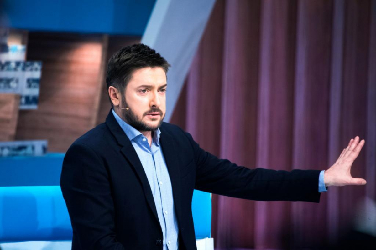 Ведущий "Говорить Україна" Суханов расплакался, получив от Зеленского гражданство