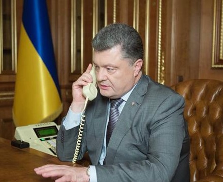 Порошенко и Меркель вновь обсудили шаги по прекращению боевых действий в Донбассе
