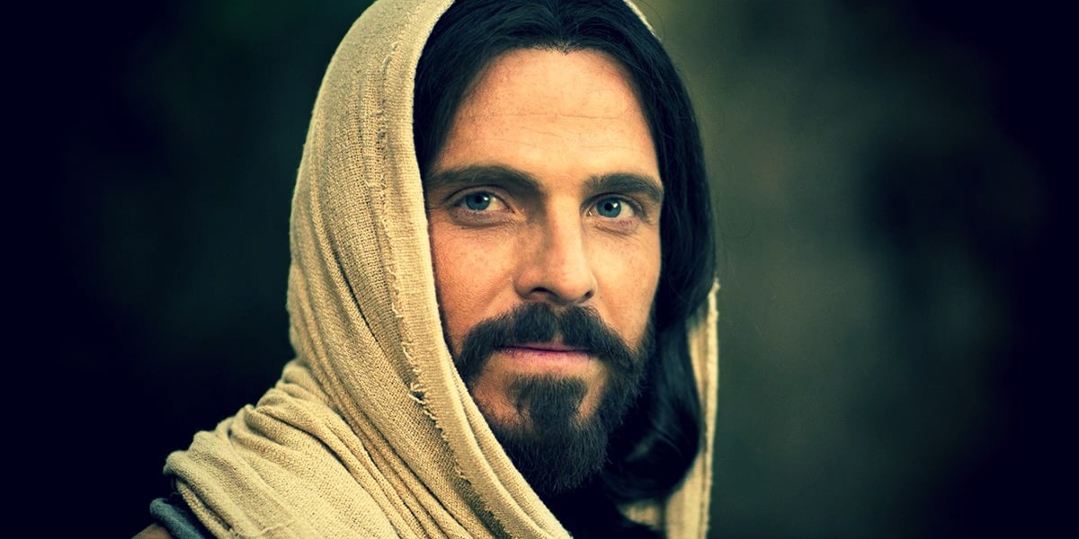 Не с длинными волосами и бледной кожей: ученый восстановил облик Христа – кадры
