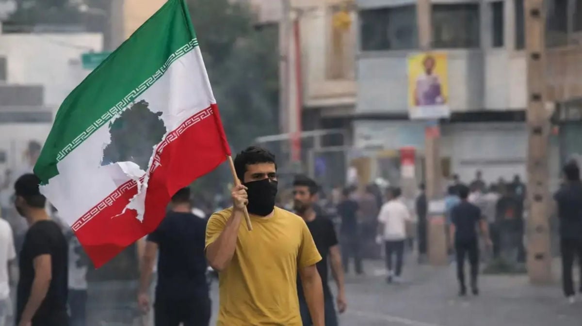 Возможные сценарии падения режима аятолл в Иране, и что ждет страну далее – мнение