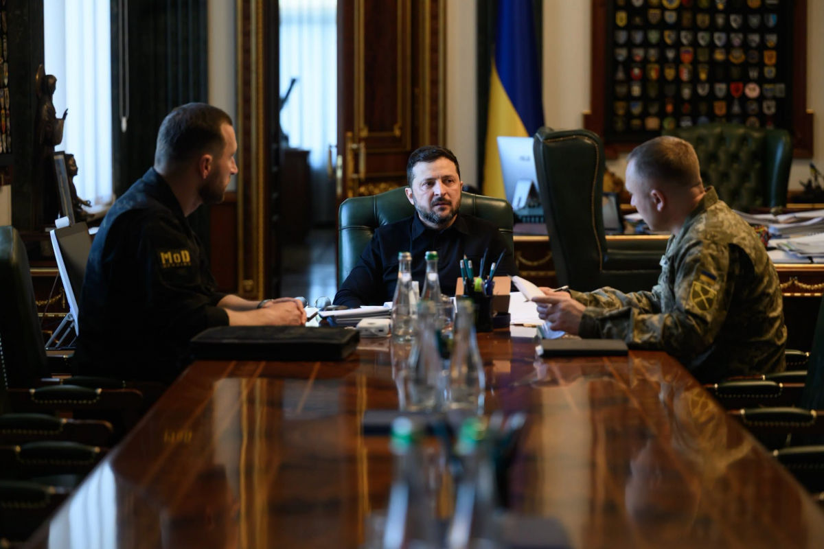 ​Зеленский собрал Драпатого и Хмару: в центре внимания "Шахеды", удары по РФ и перемирие