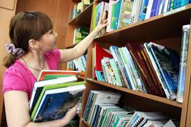Студенты харьковских ВУЗов собирают книги для библиотек Донбасса
