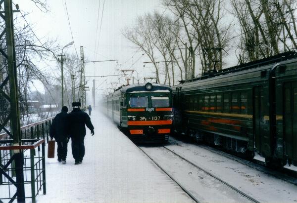 Россия полностью отменяет все поезда в Украину, Казахстан, Таджикистан и Азербайджан на один год