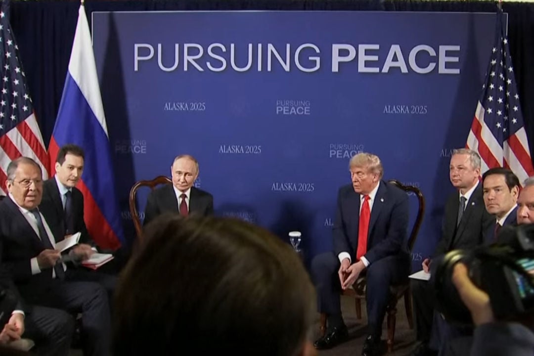 Со встречи Трампа с Путиным журналистов выгнали за вопрос об Украине - возле здания снайперы и БТРы