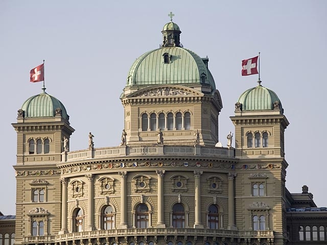 Правительство Швейцарии поддержало санкции против Кобзона, Гиви и Моторолы