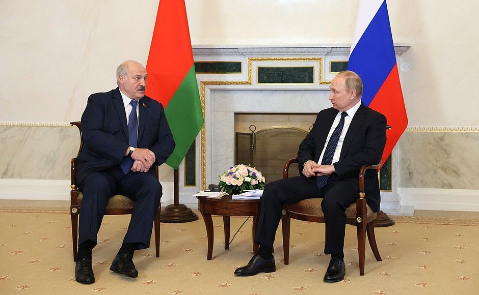 Лукашенко заговорив з Путіним про війну через блокаду Литвою Калінінграда