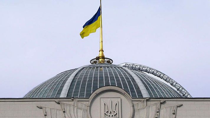 В Верховной Раде большой переполох: на этажах и в парламентском зале сильно пахнет гарью - охрана срочно вызвала МЧС