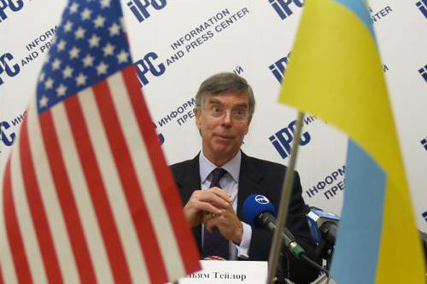Экс-посол США в Украине: Нужно всегда быть готовым к тому, что Путин выкинет что-то безумное