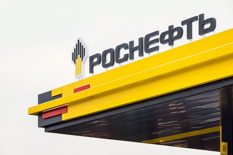 Воздушной тревоги не было: в Сочи загадочно загорелась нефтебаза
