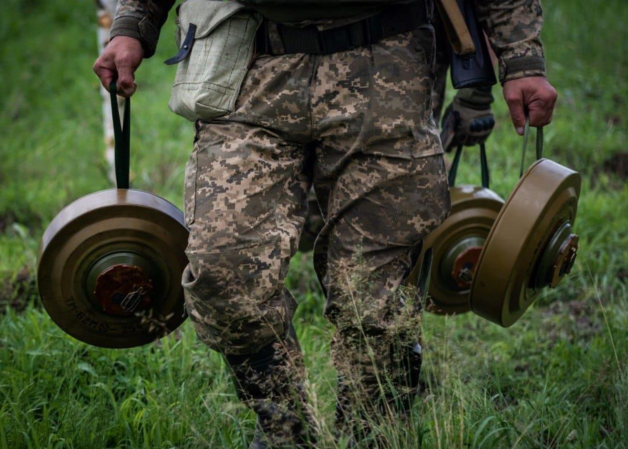 ​Больше 15 мин на небольшом участке: ВСУ показали кадры плотности минирования Юга Украины армией Путина