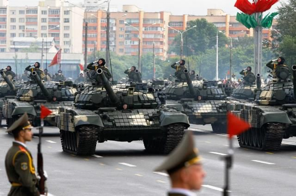 Парад Победы 2020 в Беларуси 9 мая смотреть онлайн, видео из Минска - полная версия