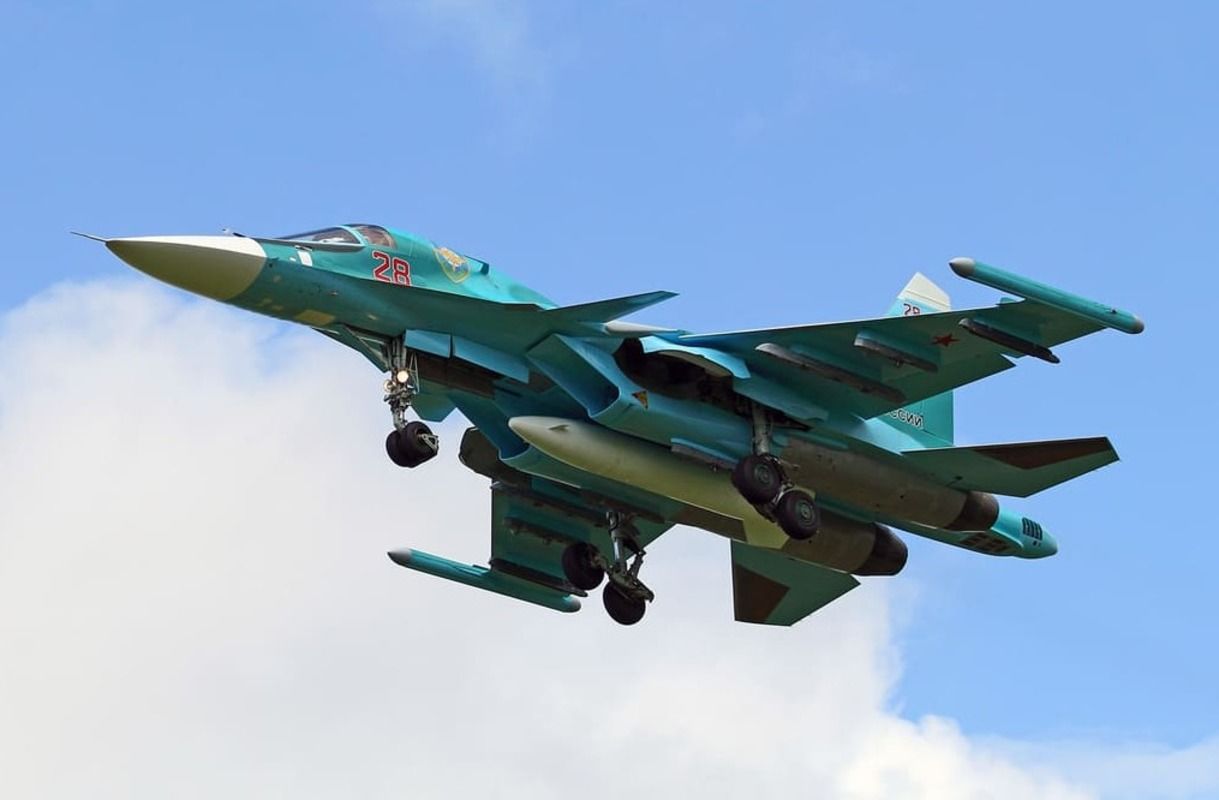 В бою уничтожен Су-34 ВКС РФ, которым враг сбрасывал КАБы на Украину: росСМИ пишут о гибели лучшего экипажа