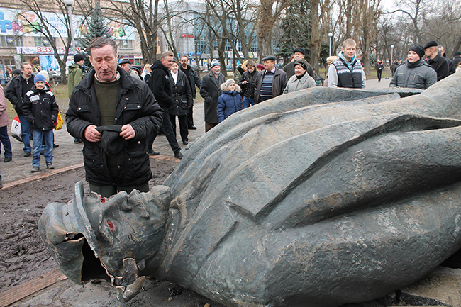 Сегодня активисты Запорожья планируют снести памятник Ленину 
