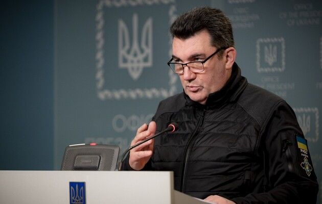 "Мы только начинаем", - Данилов высказался по поводу массовых обысков