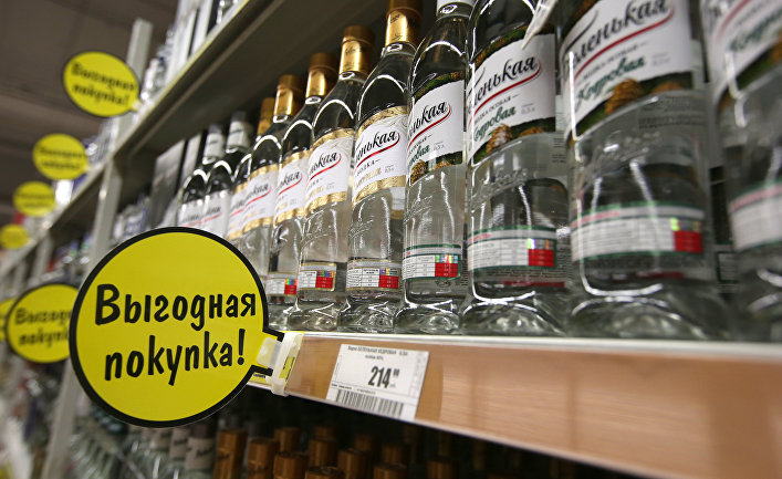 Расчеты Путина удержаться у власти накрылись граненым стаканом – в России резко сократили потребление водки