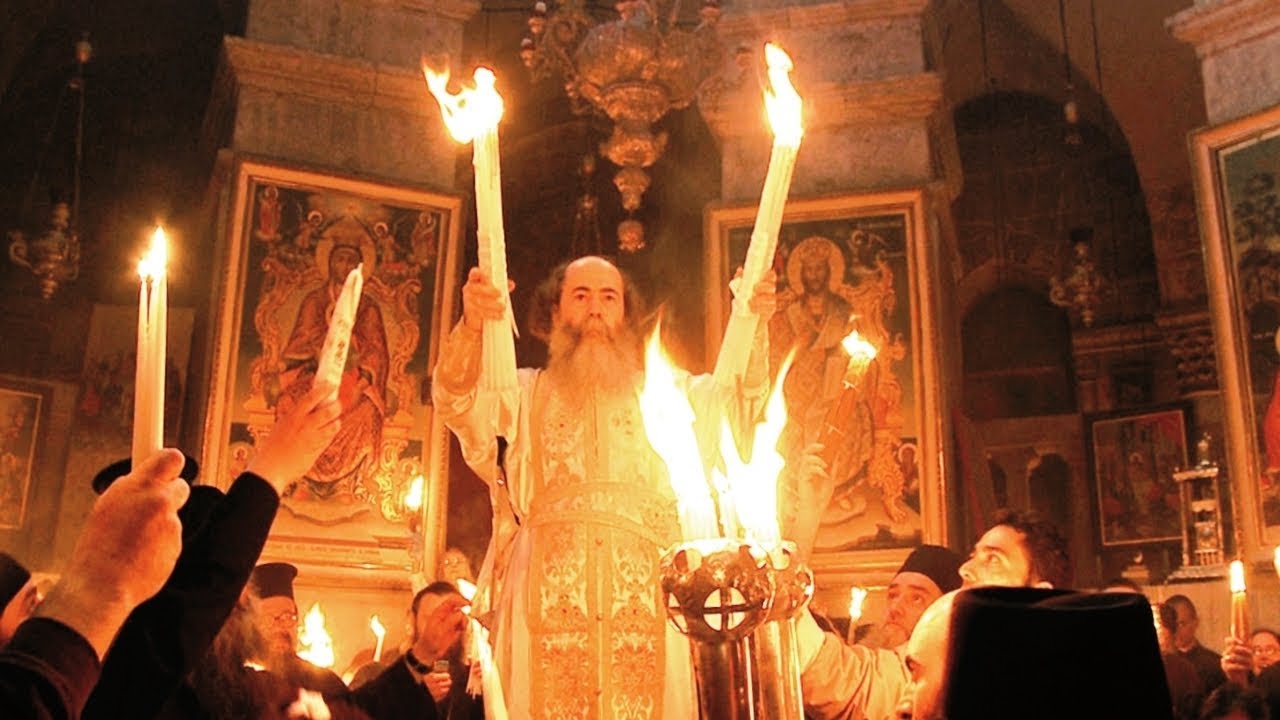 Раскол крепчал: РПЦ может прекратить общение с Иерусалимской церковью и "отказаться от благодатного огня"