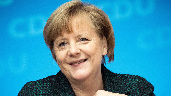 С Меркель произошел забавный курьез в Бундестаге: видео с канцлером Германии стало "вирусным" 