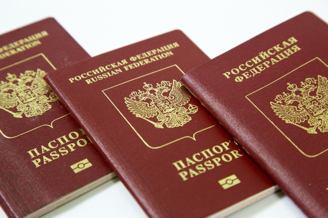 Грузинский эксперт рассказал, зачем Кремлю афера с выдачей паспортов РФ на Донбассе