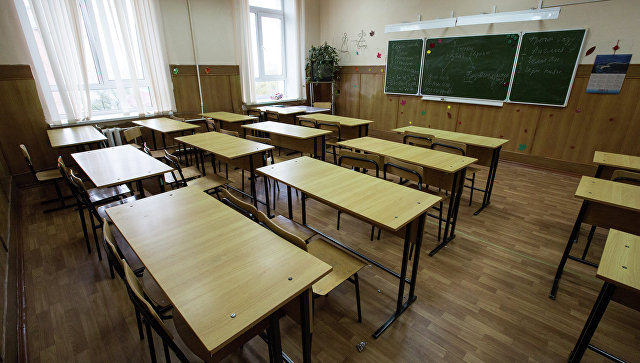 Громкое ЧП в Киеве: во время урока восьмиклассник изрезал ножницами учительницу из-за плохой оценки 